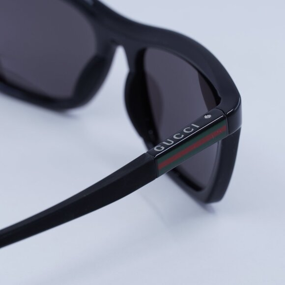 🕶️ New Gucci GG1735S 001 Sunglasses - Shiny Black Frame, Grey Lenses - Picture 5 of 10